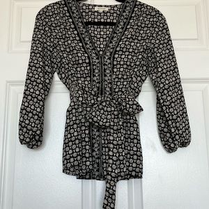 Max Studio, Black and White Floral V-Neck Blouse, Size S